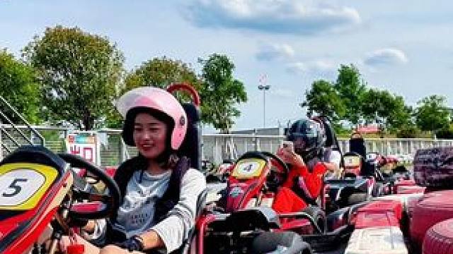 感受引擎轰鸣与心跳同频,与好友来一场你追我赶的较量#同城 #卡丁车 #速度与激情 #义乌哪里好玩 #