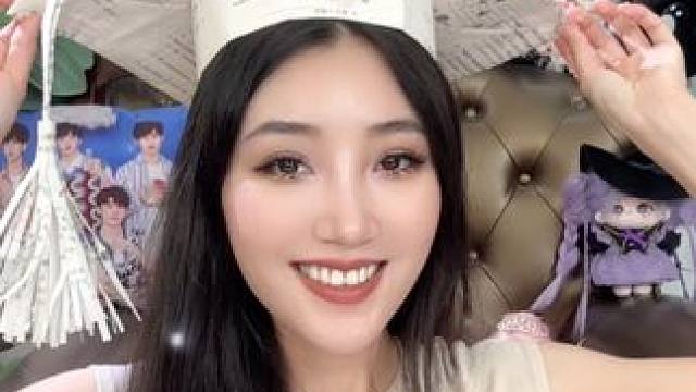 用过期的试卷做博士帽～和闺蜜预制一次毕业照吧～ #折纸 #手工 #试卷 #毕业季 #毕业照