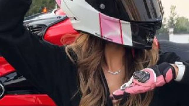 这个很火吗？#赵露思卡点 #卡点 #机车情侣 #机车 #无极rr660s