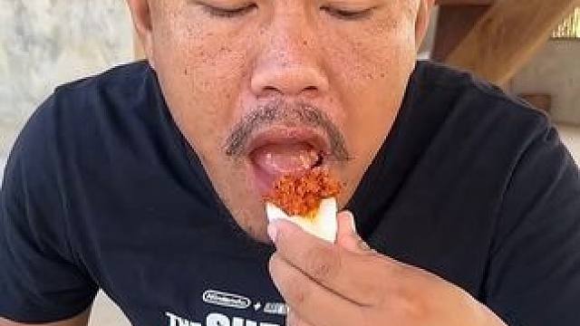 这牛肉酱真良心 #美食 #泰国美食 #户外美食 #内容启发搜索