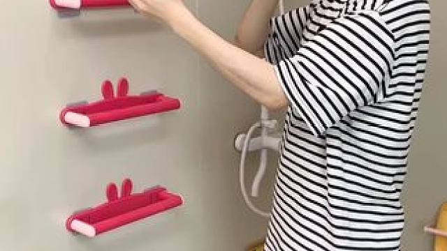 免打孔伸缩拖鞋架 可伸缩拖鞋架，凉鞋拖鞋用它收纳不占空间，还是个 #可伸缩毛巾架，卫生间干净整洁多了