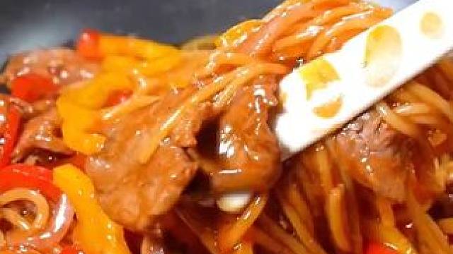 下班太晚不想做饭？这碗意面5分钟搞定！ 孩子不爱吃面条？试试这款拌面！好吃又营养，大人小孩都爱吃！#