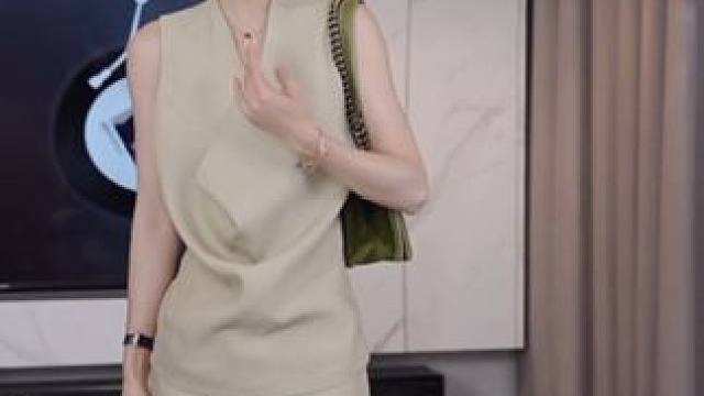 真的好看！高级大气贵感，而且显瘦，完全不显肚子哦～ #套装 #高级感穿搭 #老钱风穿搭 #女人味穿搭