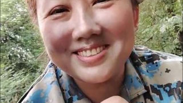 干这工作必须浓妆艳抹#我的乡村生活 #原创视频 #我亲爱的老婆最浪漫的事就是和你一起慢慢变老