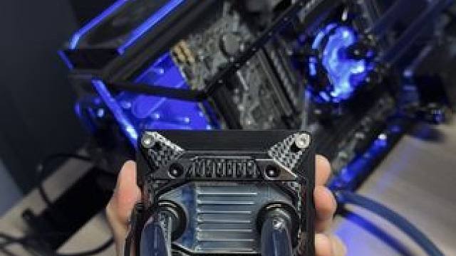 手机太烫了 爆改一个分体式水冷给手机降降温 #水冷#乌托邦水冷