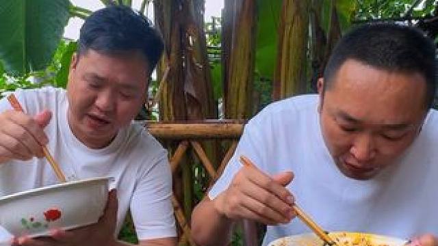 湖北特色火爆鳝鱼片，大火爆炒麻辣入味，干撑了！ #我的乡村生活 #农村美食 #下饭菜 #新农人计划2