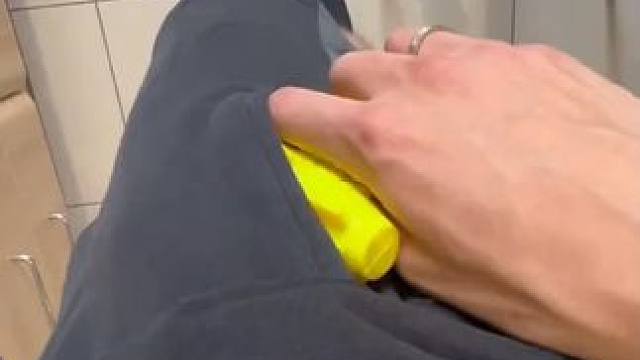 没有男生会拒绝这么酷的电动水枪吧~ #有男生会拒绝这个玩具吗 #电动水枪