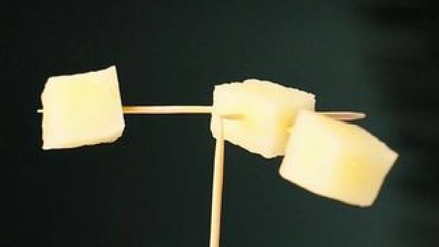 江西的水放入一面镜子，你觉得会发生什么#科学小实验 #涨知识