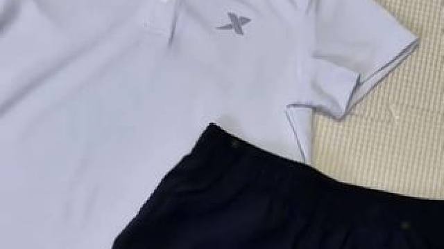 被追着问了N次的特步儿童运动套装！太爱了。 polo衫款式经典大方，上身超显气质。冰丝材质简直是夏日