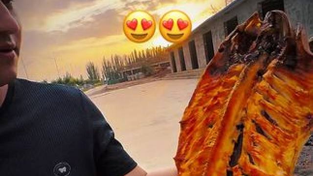 #巴楚烤鱼#烤鱼#喀什美食推荐 #嗜鱼人特色烤鱼