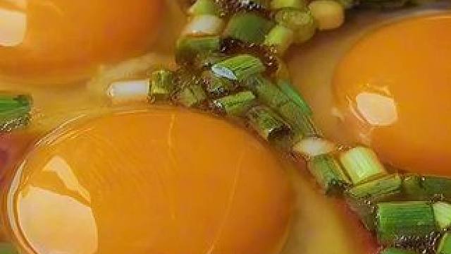 经常做饭的人，一定要收藏，第一，煮面条的时候一定要放醋，口感好。第二，冻饺子啊，是用冷水下锅，第三，