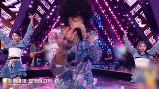 #姚琛曾比特男生版看我72变  #闪光的夏天2  姚琛和曾比特双剑合璧，唱跳齐发，用歌曲《看我72变