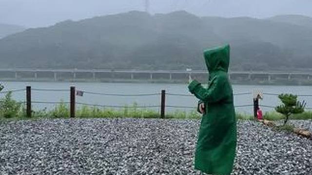 出门看电视vs在家看电视 #户外露营 #露营报告