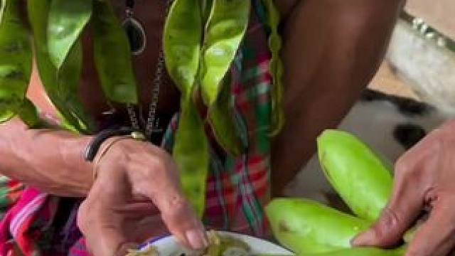 吃芭蕉 #我的乡村生活 #原创视频 #创作者扶持计划 #日常生活