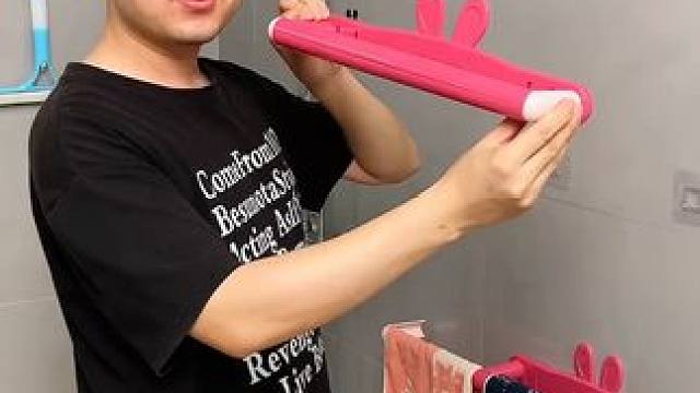 可伸缩拖鞋架 可伸缩拖鞋架，凉鞋拖鞋用它收纳不占空间，还是个 #可伸缩毛巾架，卫生间干净整洁多了 #