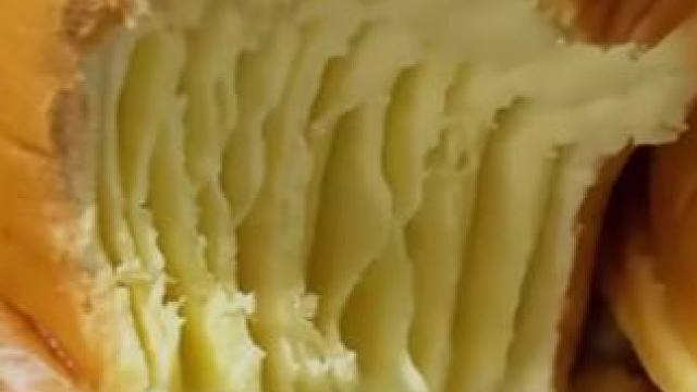 #牛乳千层吐司 #三只松鼠 #早餐面包