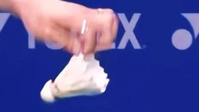 这球太牛逼了 怎么做到的#生命在于运动一起锻炼吧 #运动最美时刻 #精彩瞬间 #羽毛球精彩片段