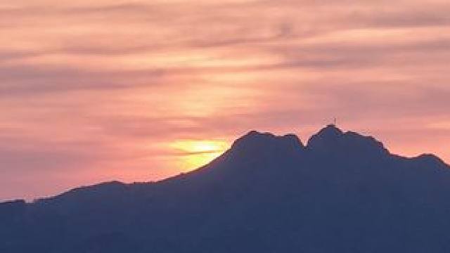 我要和你平静的生活 去看看天边的日落
#亲近大自然的一天 #养在九峰山 #痛仰乐队