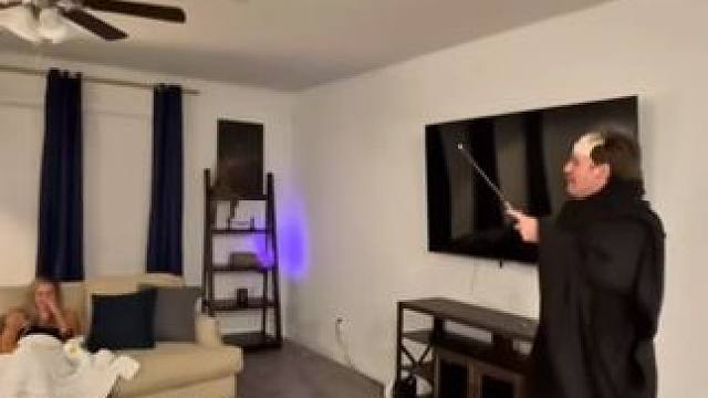 没有男生会拒绝这么酷的魔杖吧~ #有男生会拒绝这个玩具吗  #酷炫