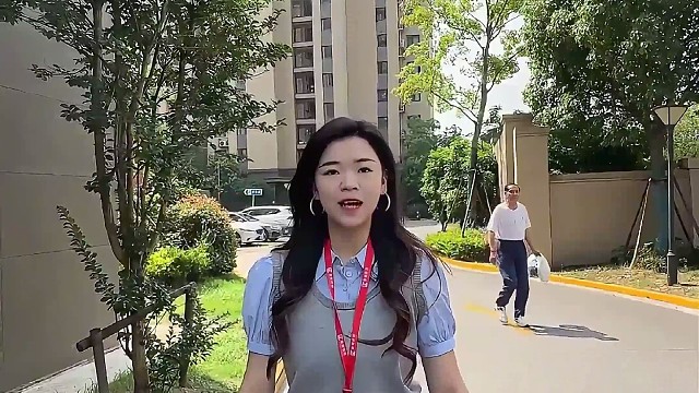 孚景雅苑的徐老师与曼城装饰的缘分，始于一次高效且倾心的相遇。首次到店短短 3 小时，她便果断签约开工