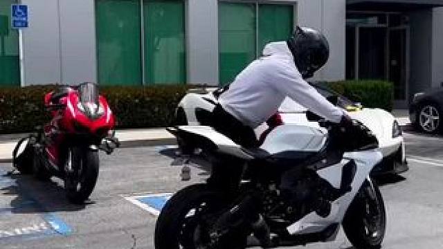 评论区有高手
#机车 #操作有风险请勿模仿