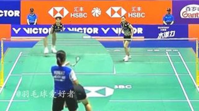 球拍击头相当严重，配合不够默契是这次事件的根本原因。 #羽毛球