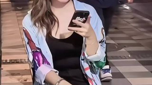 街头整蛊路人 #一起开心一起笑 #专治不开心的人 #专治不开心看一遍笑一遍 #欢迎评论区留言 #户外