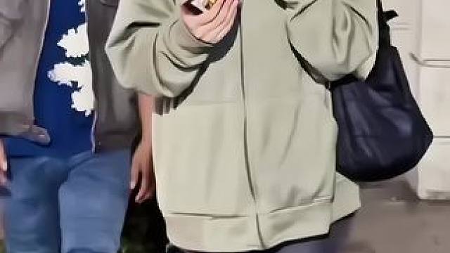 街头整蛊 太搞笑了 #一边看一边笑 #你是来搞笑的吧 #趣闻搞笑