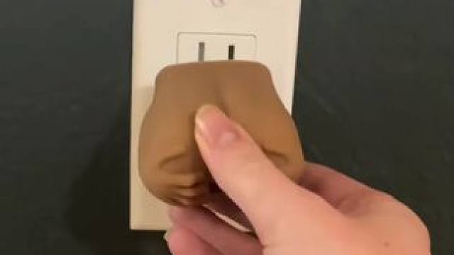 这个充电头，不得把我朋友迷成制杖~ #玩个很新的东西