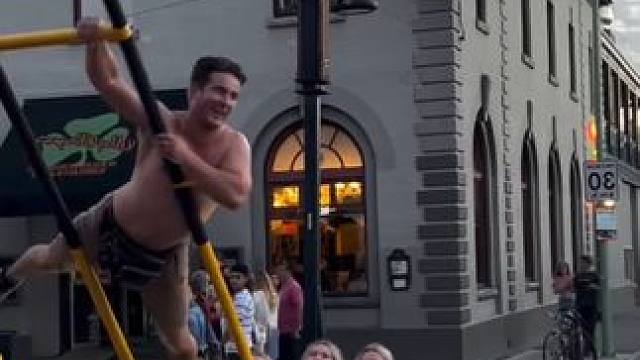 拉黄包车的洋人！ #黄包车夫 #骚操作 #街拍 #有意思