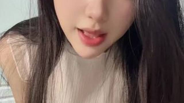 好开心呀 终于把工资发给我了 虽然只有3千多 不过也特别开心呀～^_^#孩子晚上哭闹怎么回事 #工资