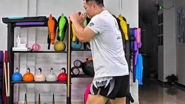 你睡不着 是你练的还不够 是你还没想明白自己想要什么～#自由搏击 #泰拳 #拳击 #拳手文案 #打拳