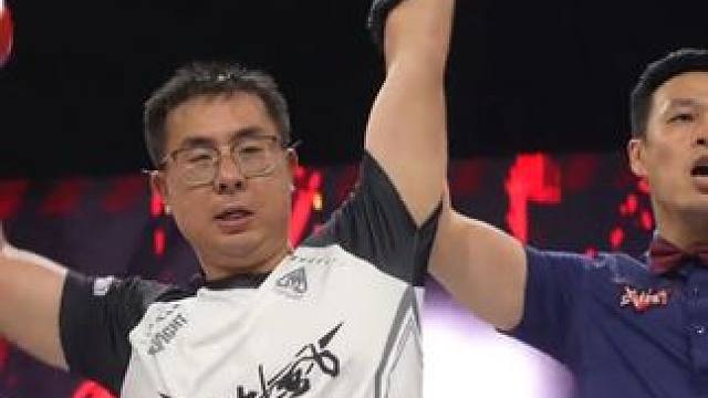 #武林风百姓擂台 为给孩子树立榜样，两位爸爸报名百姓擂台：爸爸不是最能打的，但是什么也不怕！#争第一