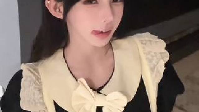 小猫搓手#猫系女友 #小裙子 #假装是甜妹