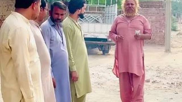 整蛊视频 #哈哈一笑烦恼忘掉 #搞笑作品 #好搞笑啊哈哈哈哈 #快乐就这么简单