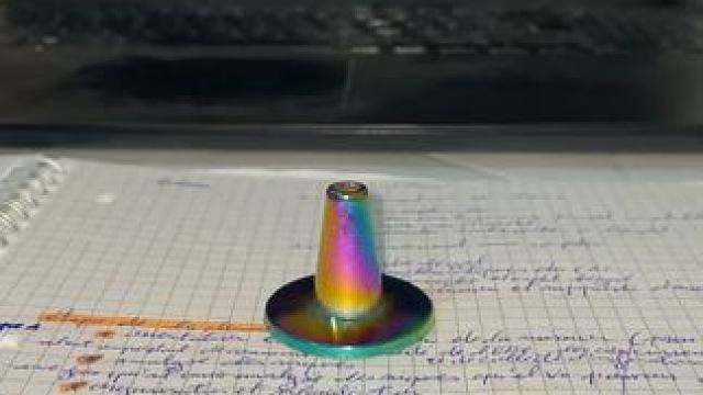 牛顿的棺材板快盖不住了~ #玩个很新的东西