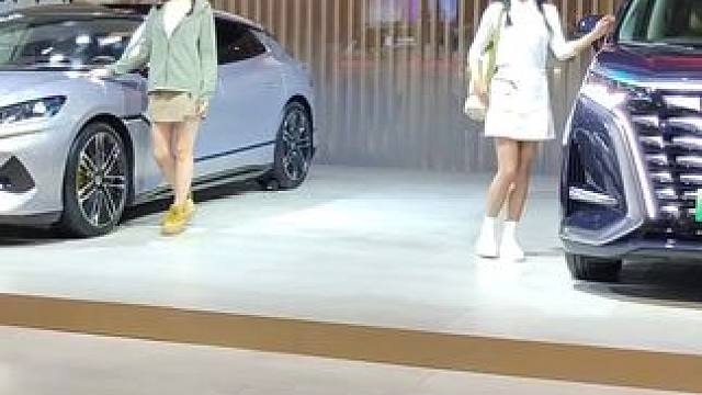 青岛国际车展秋装上新，12.34元可逛。苗岭路车展刷码进，4元停车费超值。展厅好拍照。秋高气爽别错过