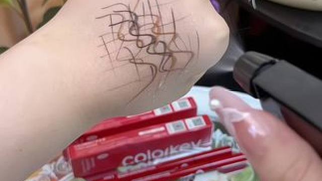 防水防汗不晕染，#眼线笔 就来用它吧 #珂拉琪眼线笔 #防水防汗不晕染 #眼线笔推荐