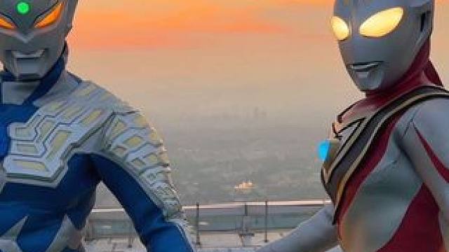 我的青春回头看了我一眼，像是在跟我告别#奥特曼 #赛罗奥特曼 #盖亚奥特曼 #夕阳 #我的青春回头看