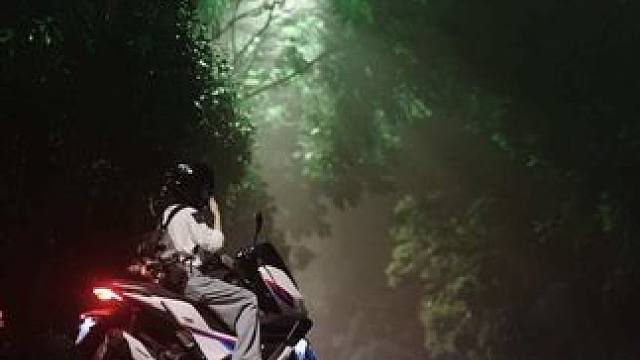 每个人都有一个故事 叫很久以前…想听听你的#机车#女骑 #钛极机车