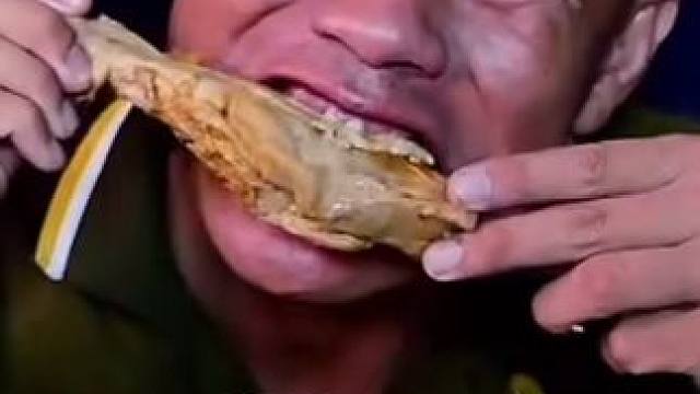 圆茄子小苦瓜辣拌鸡肉 #美食 #户外美食 #泰国美食 #内容启发搜索