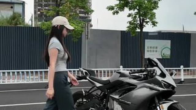 你还年轻 今年内开上这台凯越450RR没问题吧 #凯越450RR #机车 #四缸