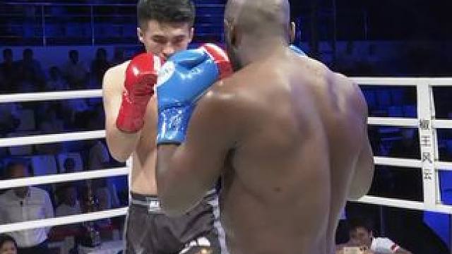 拳法腿法快准狠！闪电一击#椒王风云 #自由搏击 #格斗