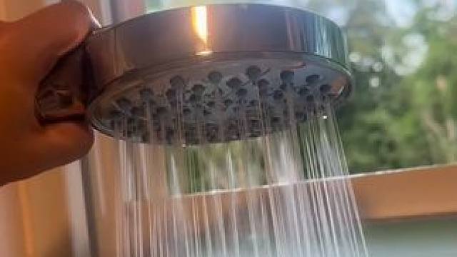 朋友：为了这个花洒，买了个后花园~ #玩个很新的东西