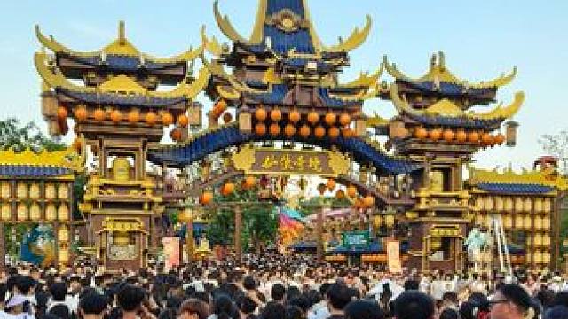 开封｜Kai Feng#万岁山武侠城 #开封 
分享点这程没做功课的旅途一点真实体验。 
没想到四百