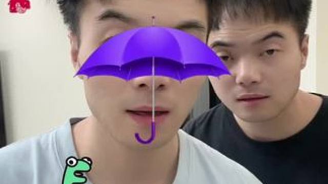 #帮鸭叽小蛇打伞