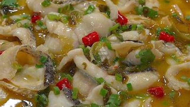 酸菜鱼 天热下班不想做饭了，用煮泡面的时间，就能做出一锅饭店卖98的酸菜鱼，鱼片鲜香嫩滑，汤汁拌饭都