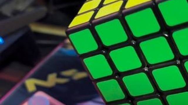 第一次拼好四阶魔方嘿嘿开心啊#皆缘梦 #四阶魔方