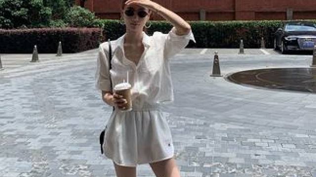 很难不爱白色亚麻套装简单高级