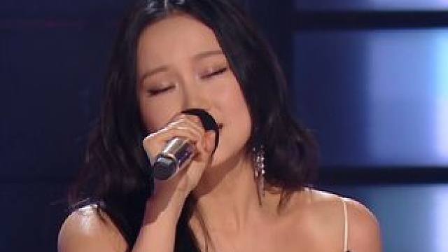 #亚洲新声  #黄龄  每一次发声，都是一次打破常规的听觉奇袭。她的音乐世界光怪陆离又充满诗意，邀你